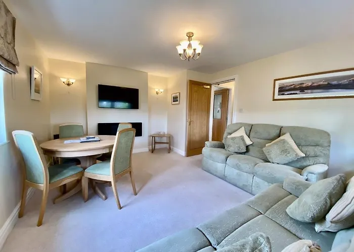 8 Howrahs Court, Keswick (Cumbria)