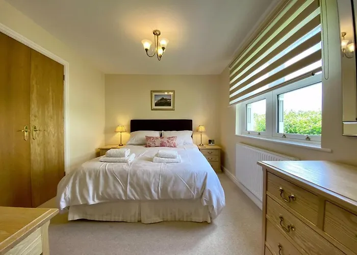 8 Howrahs Court, * Keswick (Cumbria)