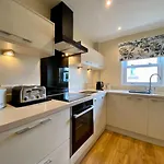 8 Howrahs Court,
